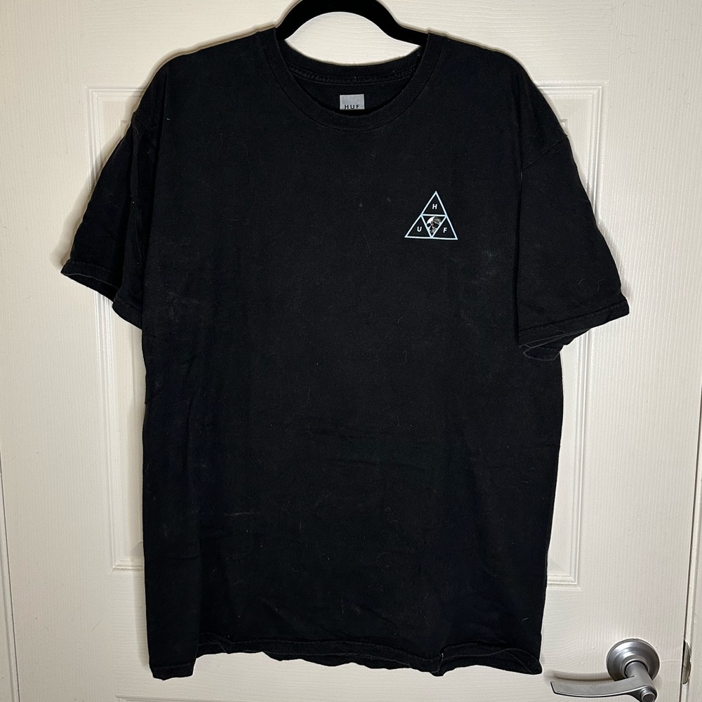 HUF black logo skull and rose t shirt - men’s size L